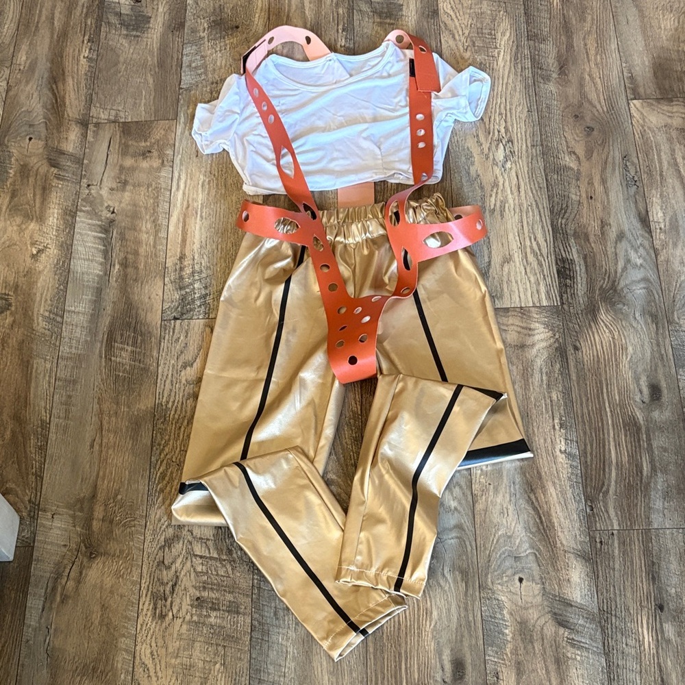 Costume